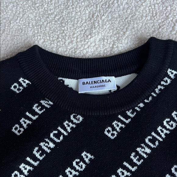 Balenciaga Black and White Logo Crewneck Sweater - Picture 5 of 8